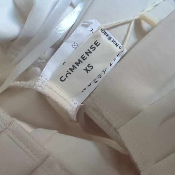 Commense Cream Ruffle Shorts - Picture 10 of 10